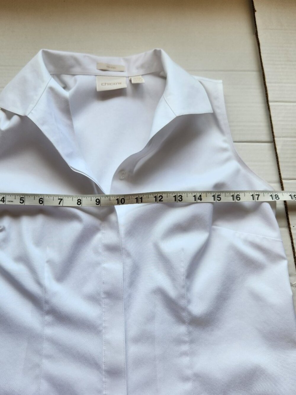 Chico's Women Size 0/4 White Sleeveless Non Iron Collared Button Down Cotton Top - Picture 11 of 13